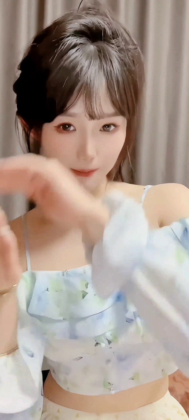 纯美性感可爱美少女甜美治愈萝莉
