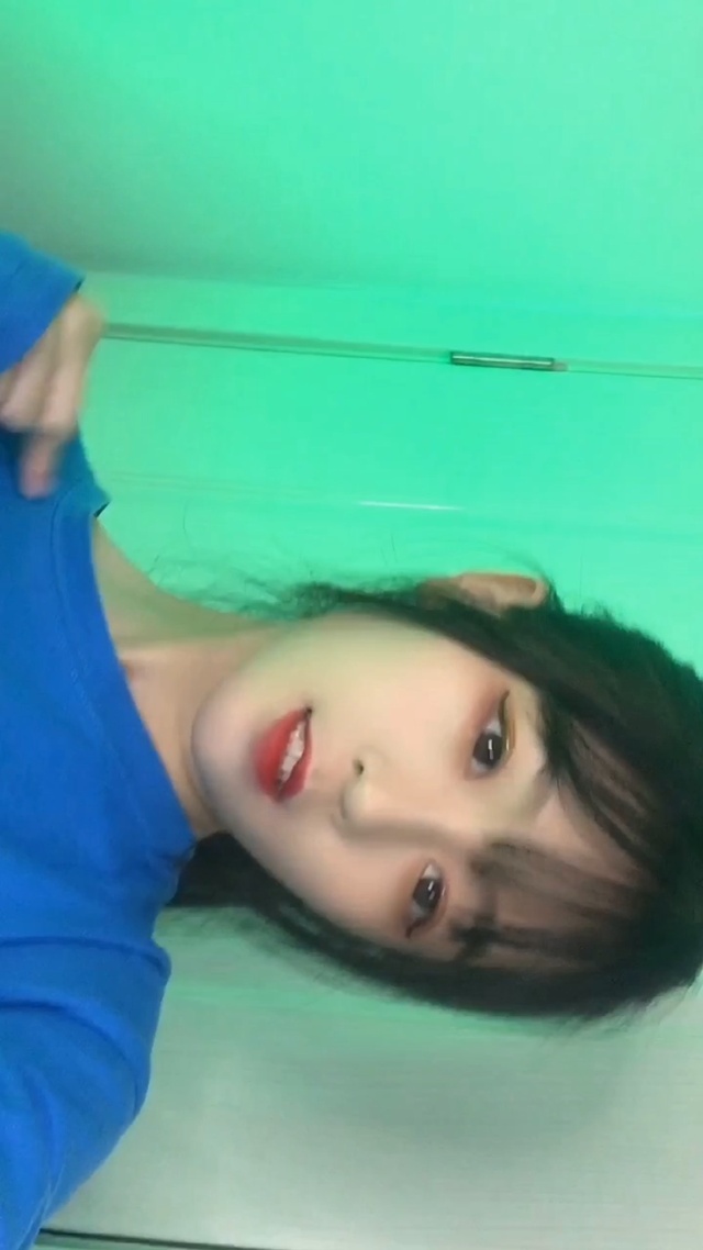 高马尾小姐姐