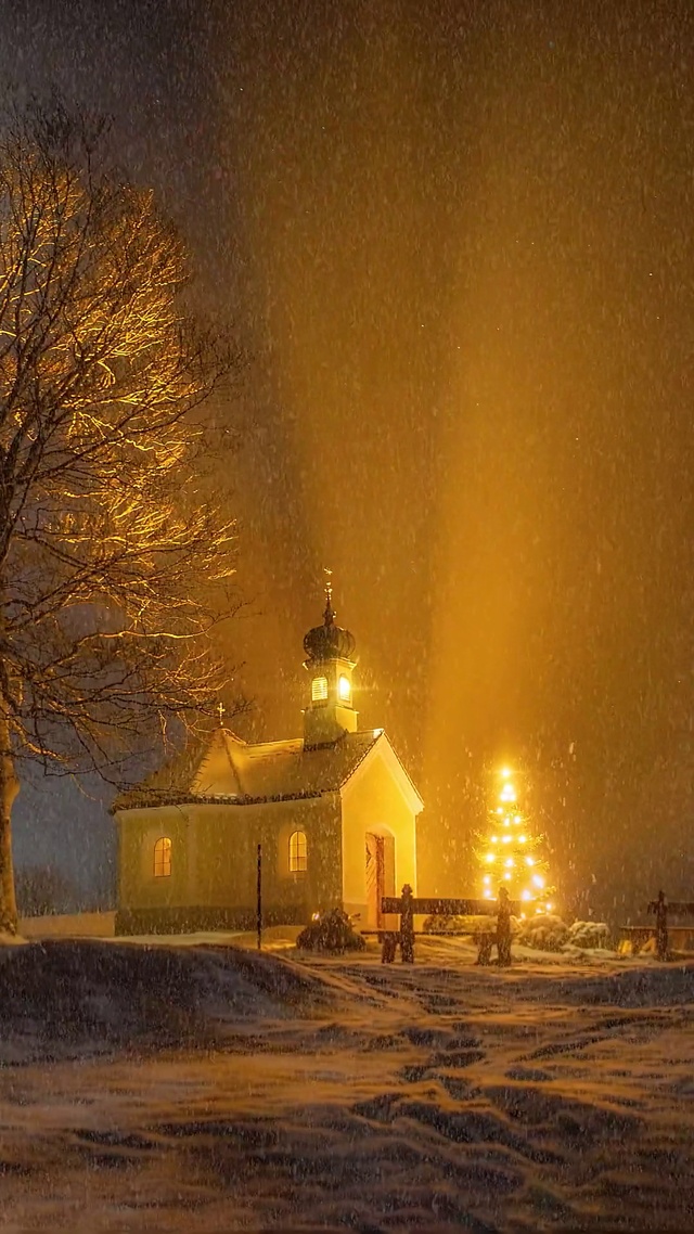 雪落下的声音。
