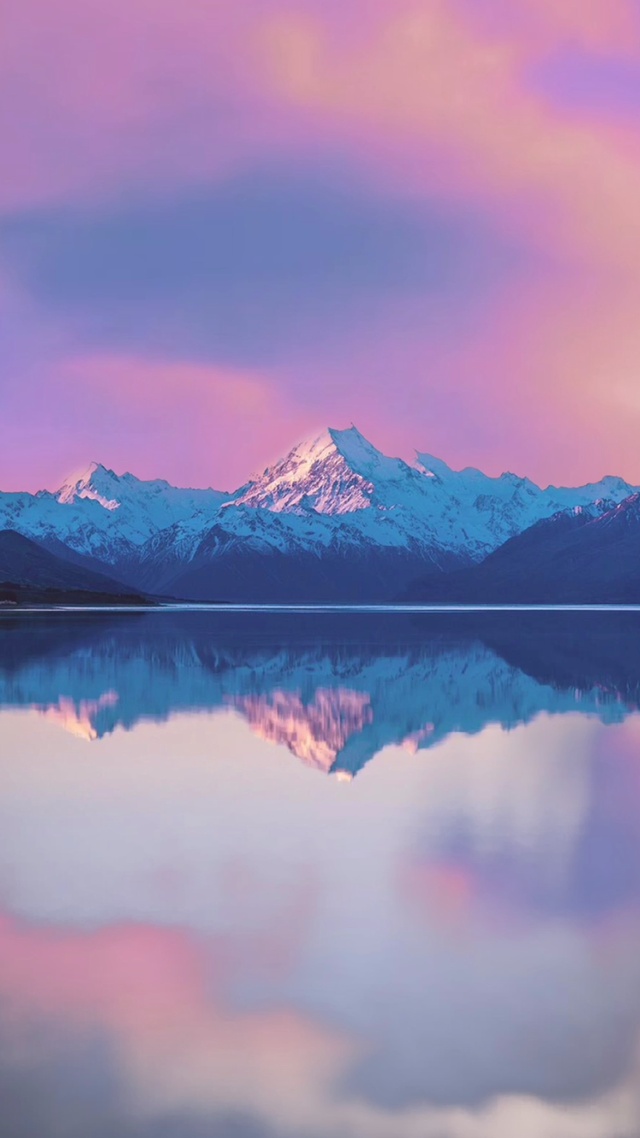 干净清爽的蓝粉色天空壁纸