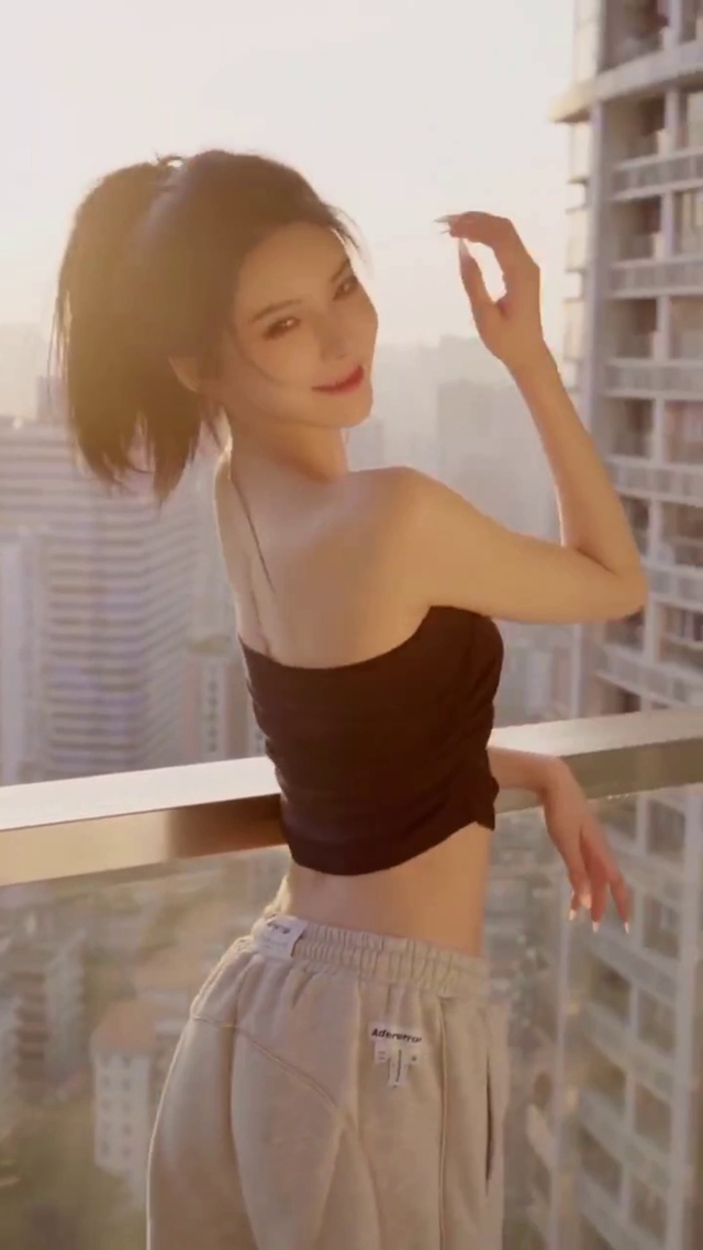 夕阳美女