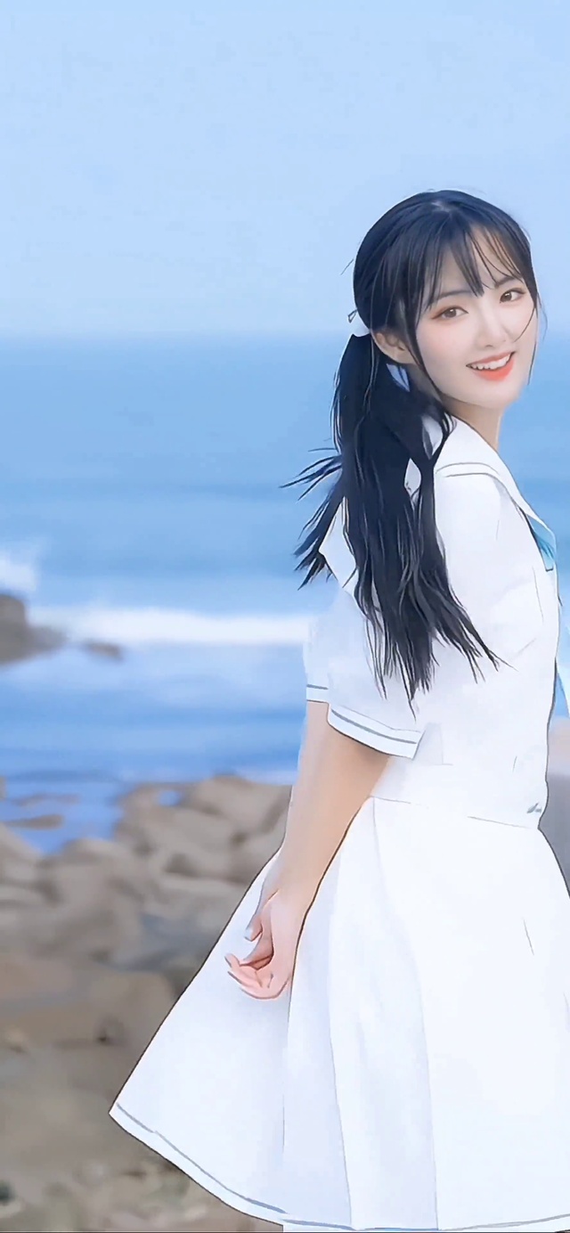 绝色美少女白色连衣裙可爱小仙女