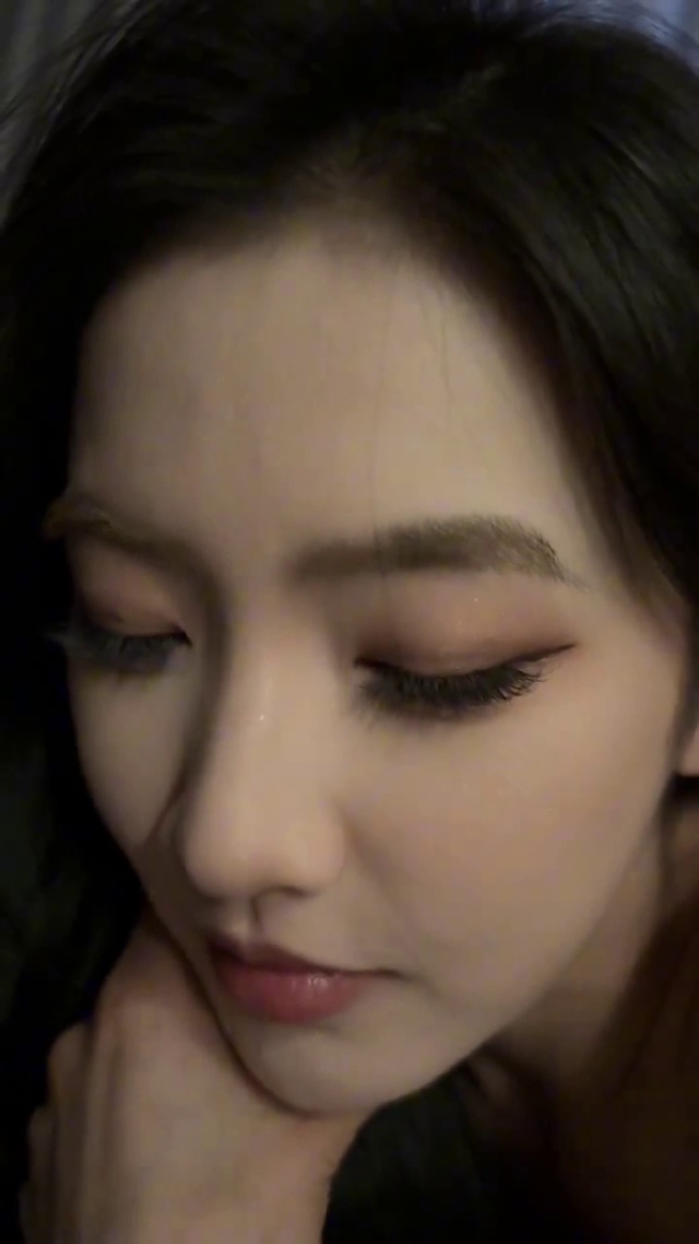 美女-盯着你 4k