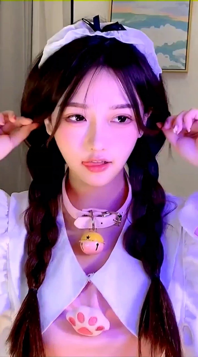 双马尾女仆