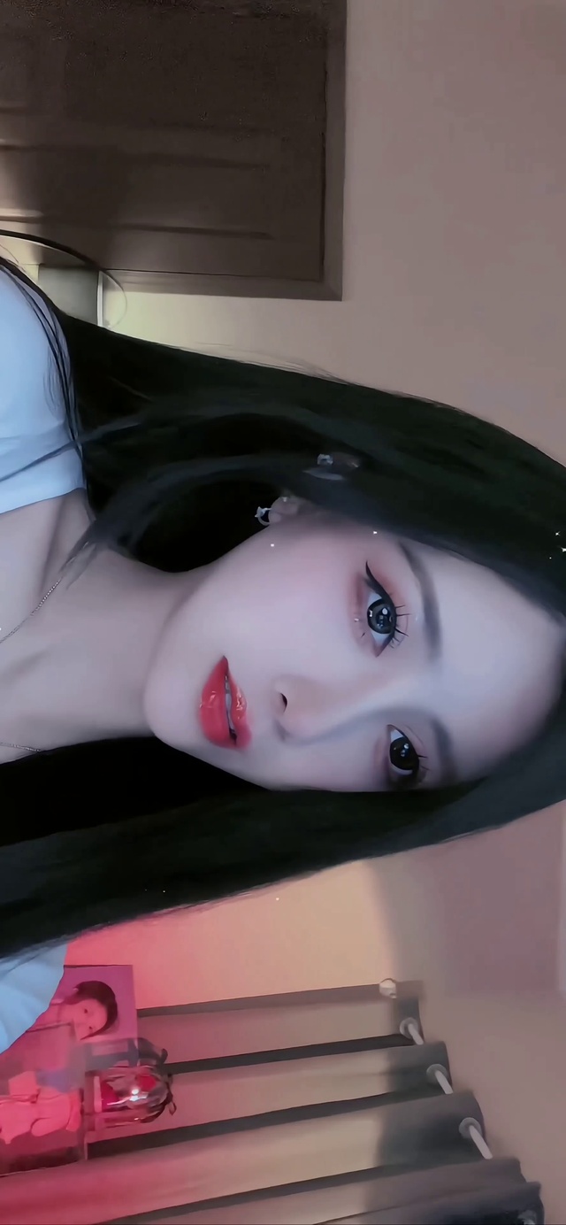 超级性感美女姐姐