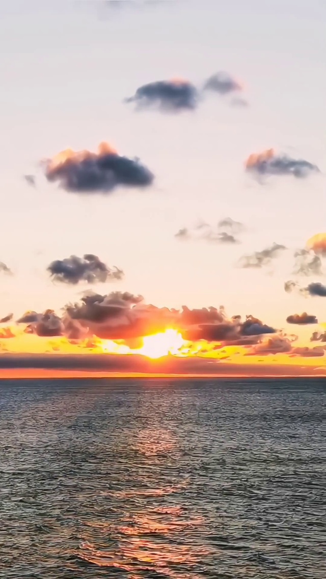 海上日出