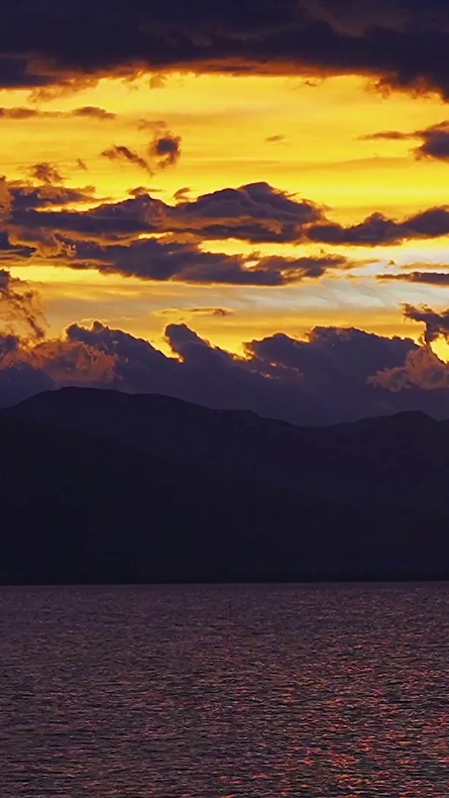 洱海的日落晚霞