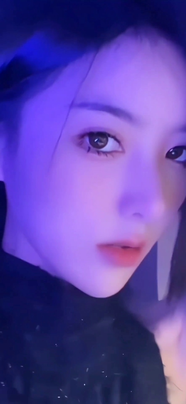 唯美治愈甜美女生