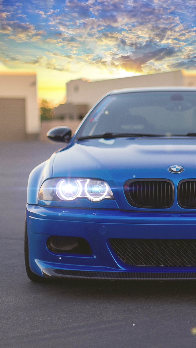 蓝色宝马汽车