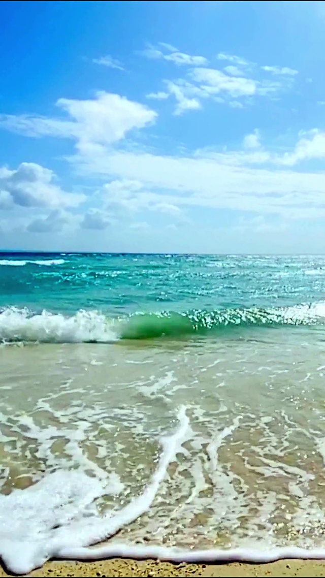 唯美蓝天海浪4K