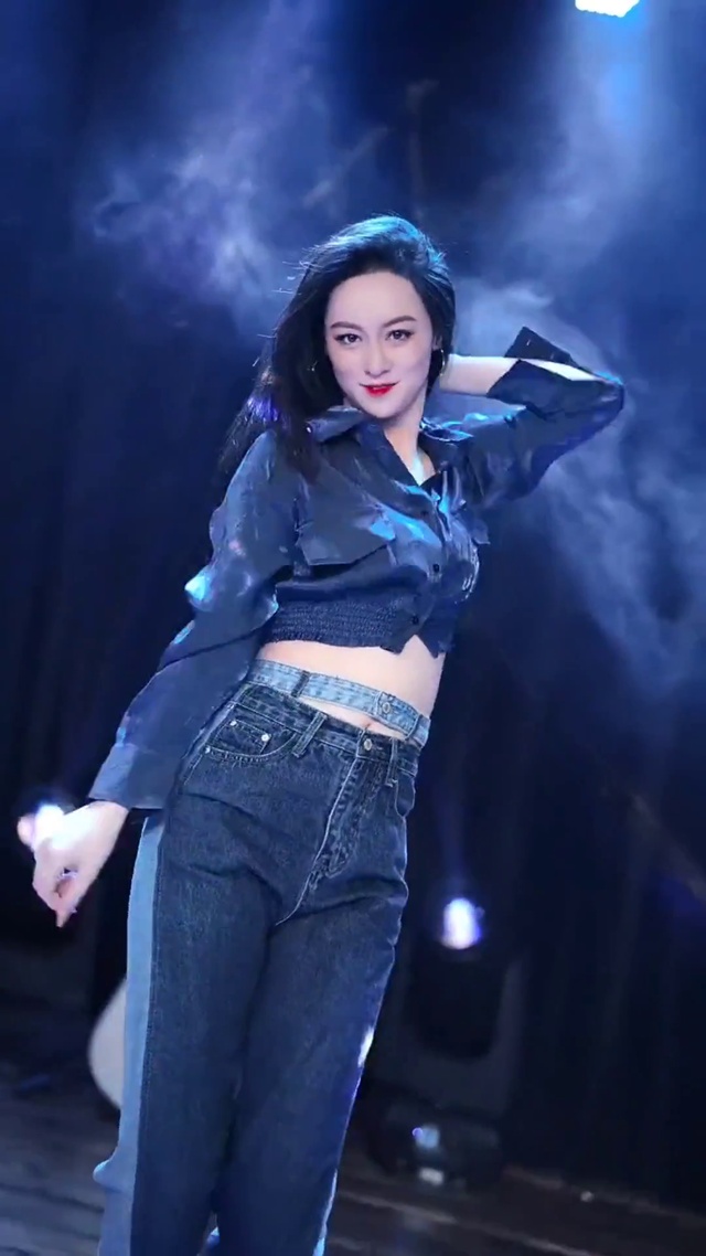 热舞(美女手机动态壁纸) - 美女手机壁纸下载 - 元气壁纸