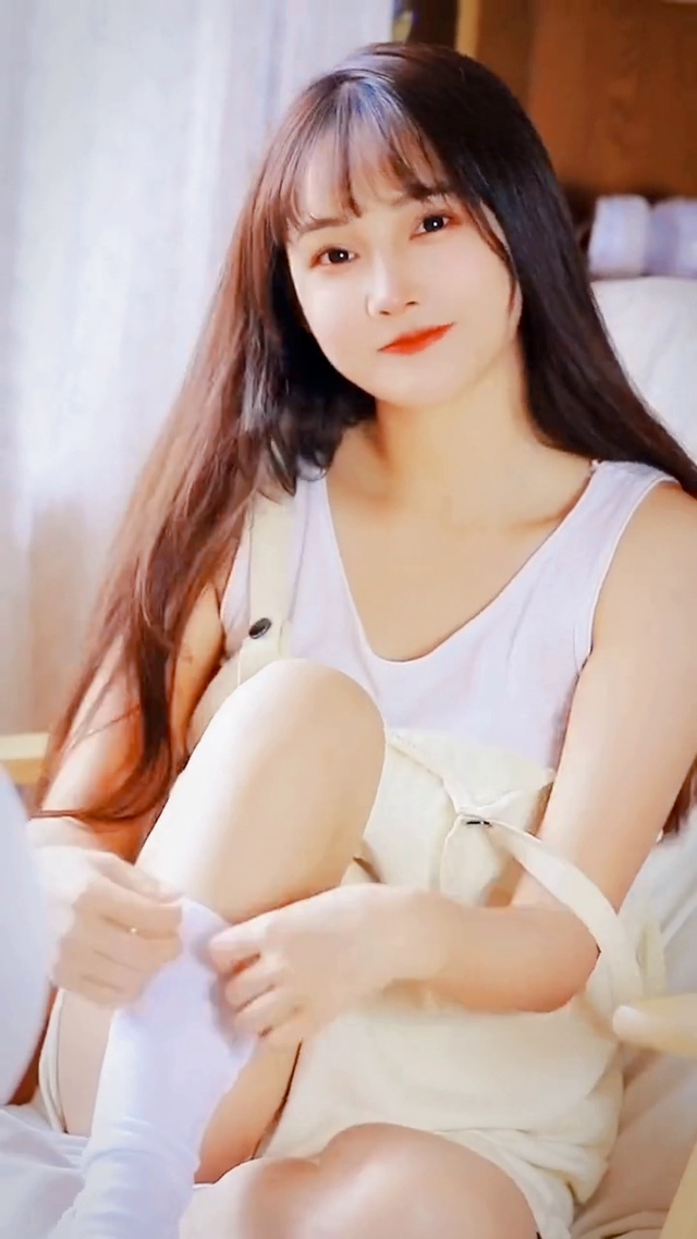 这么清纯的美女你不心动