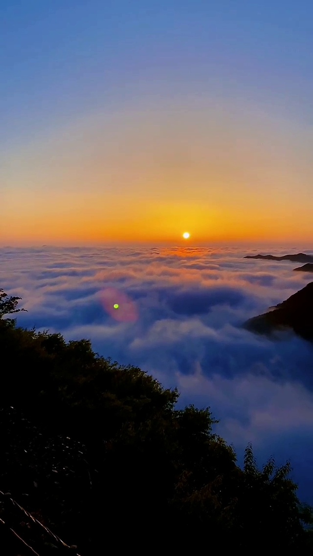 云与海
