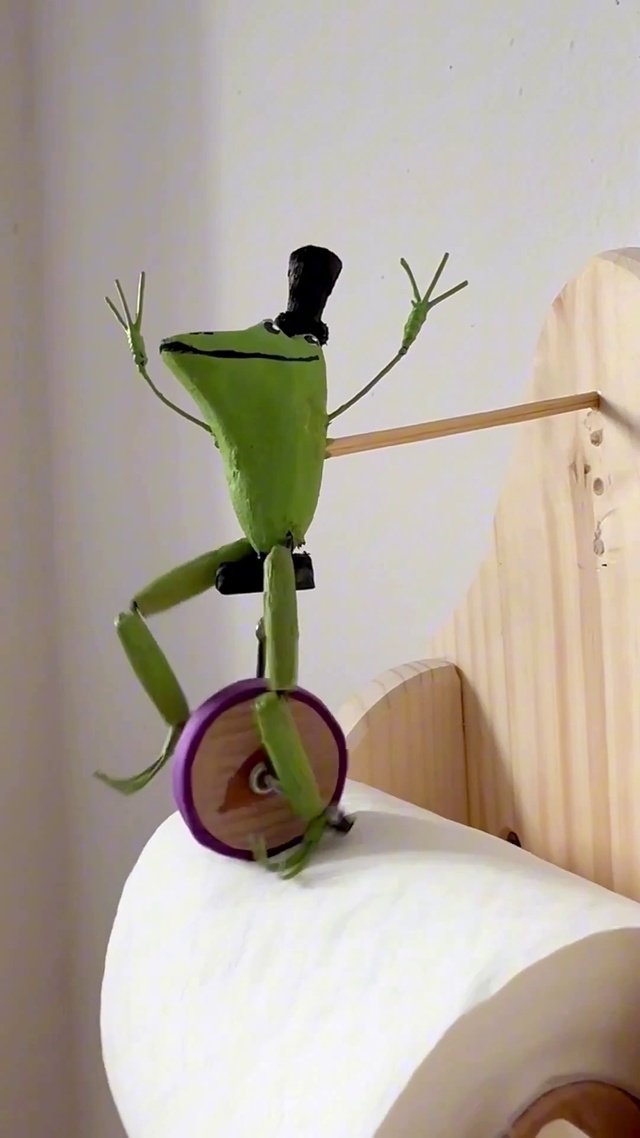 “青蛙踩独轮”