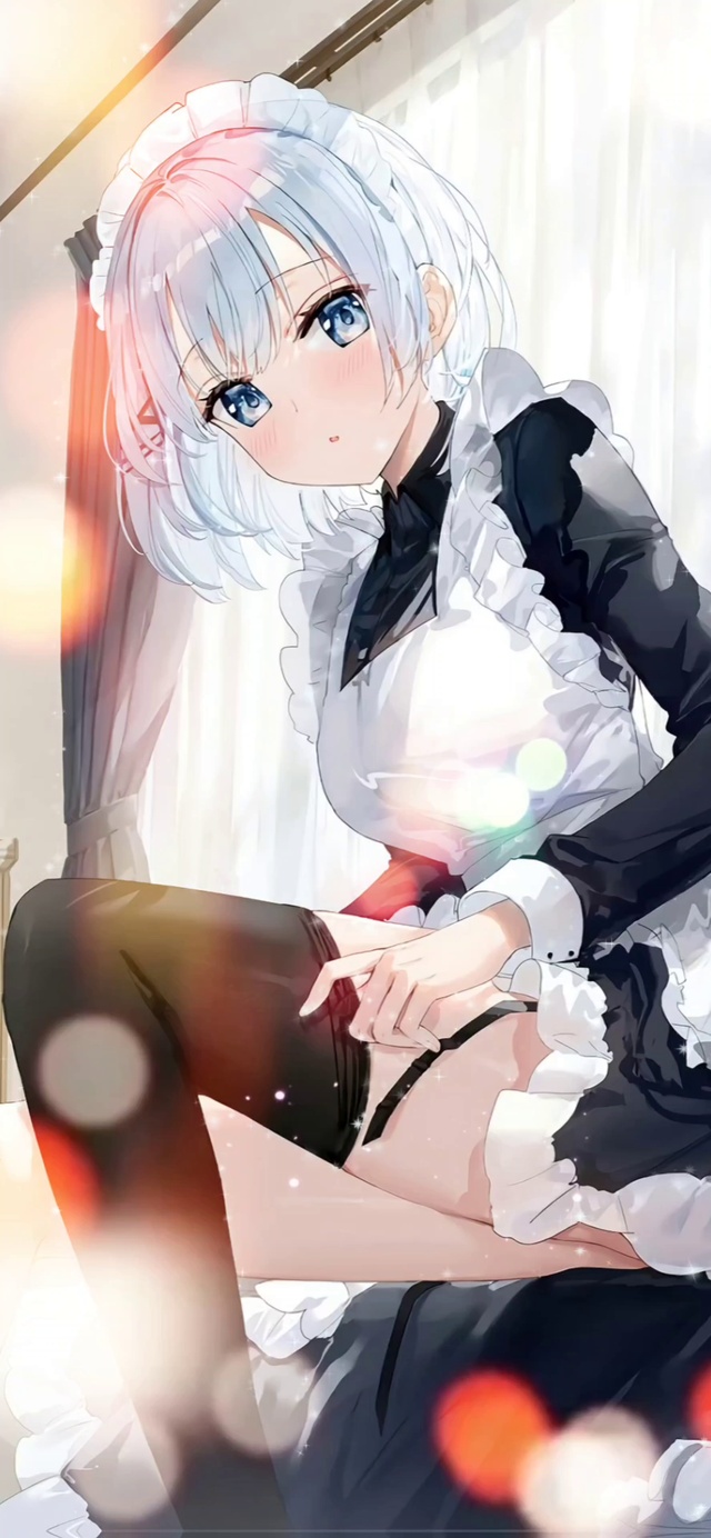 性感白发女仆装少女