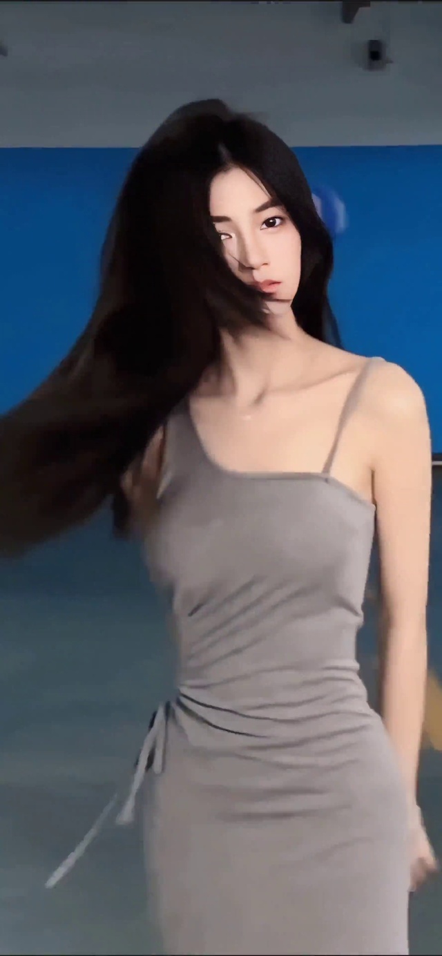 亭亭玉立性感美少女