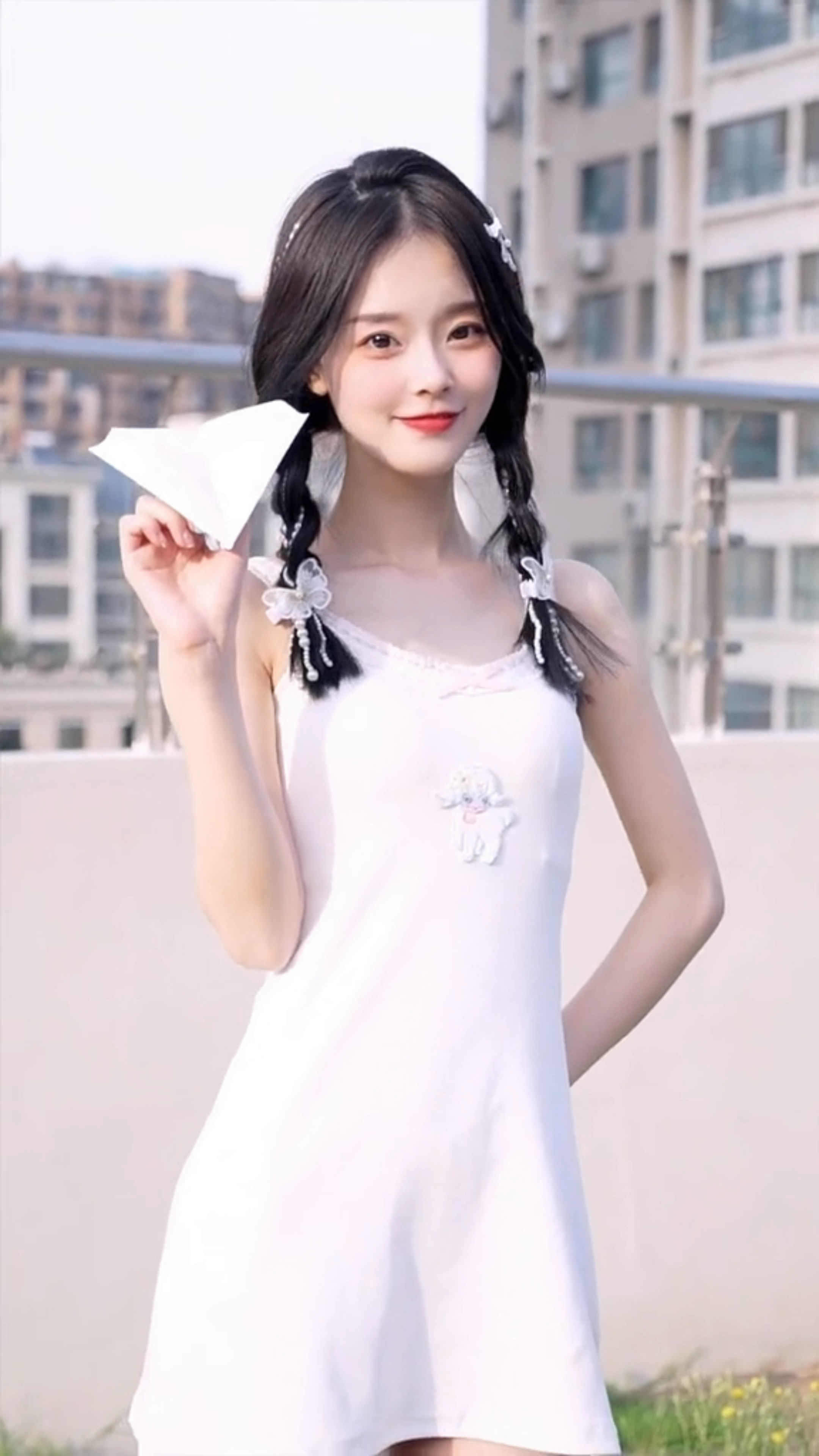 纸飞机女孩
