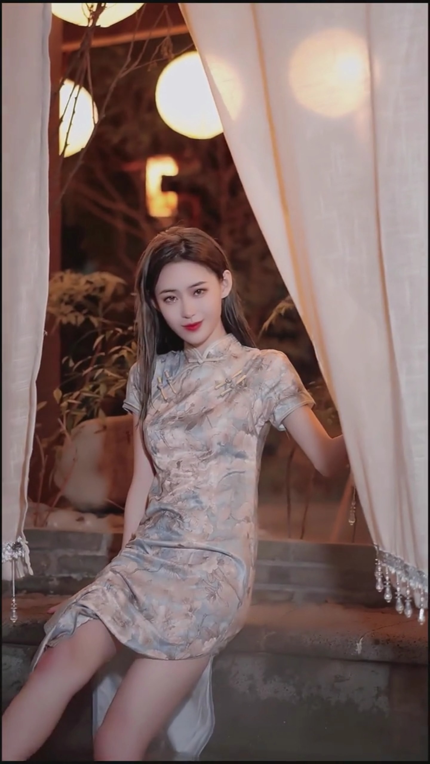 玩水女孩