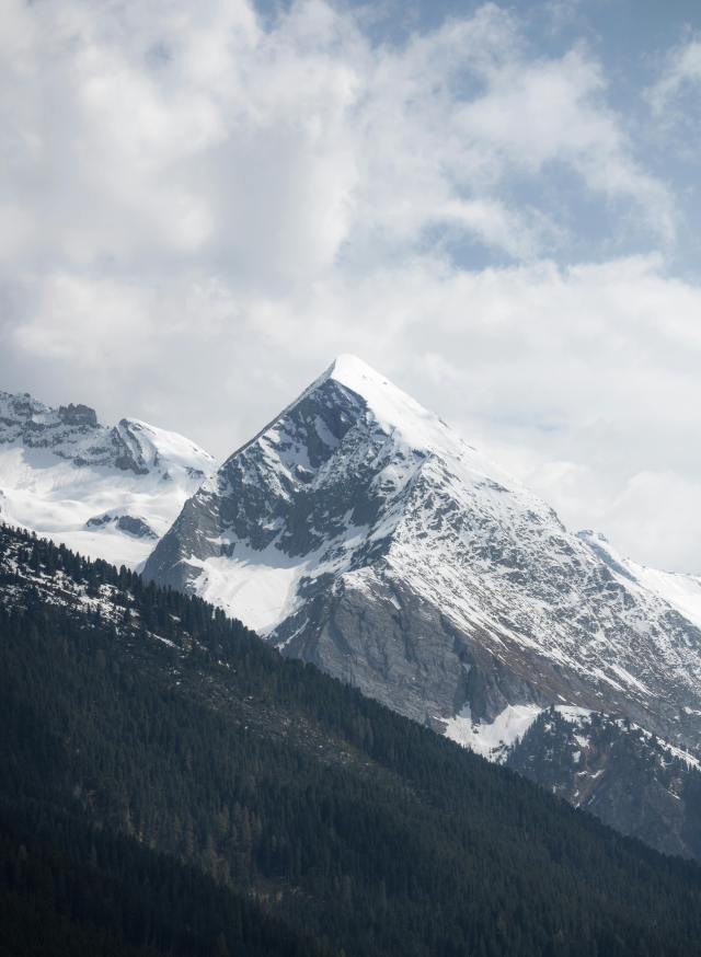 雪山之巔