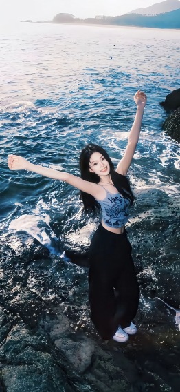 甜酷美女