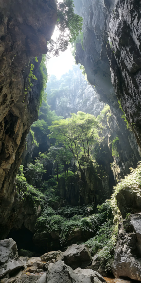 天光破谷，秘境初现