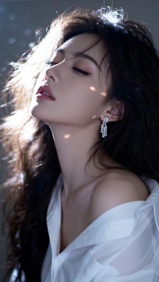 清纯白衬衫女人