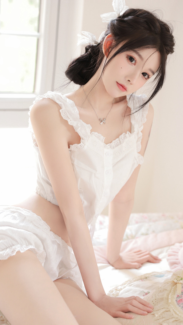 白色睡衣