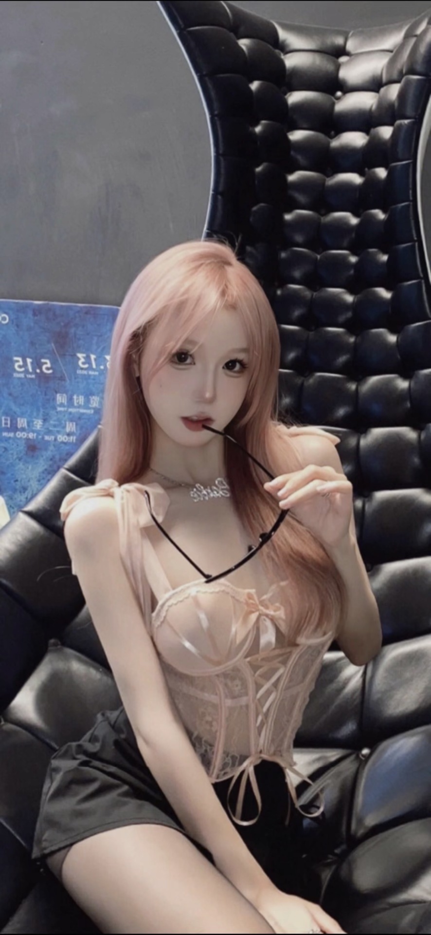 她很漂亮