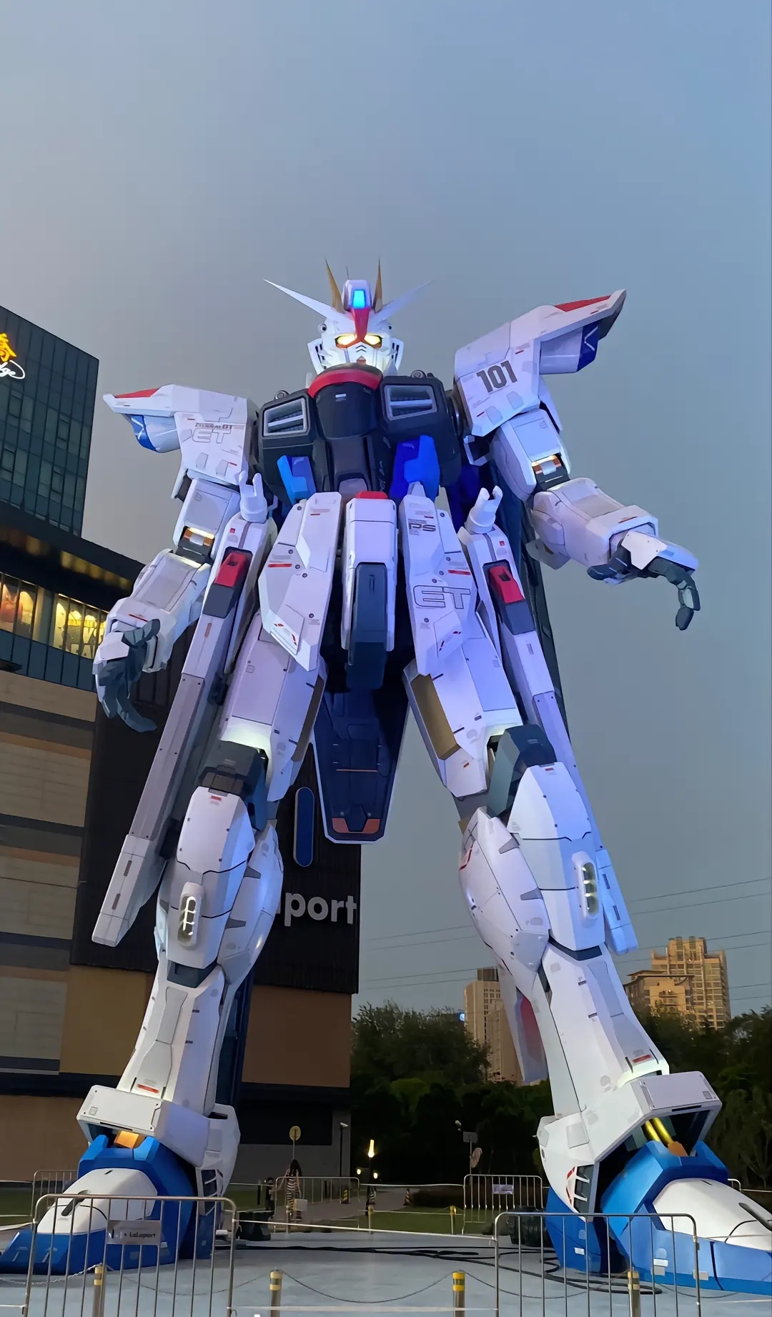 高达正面