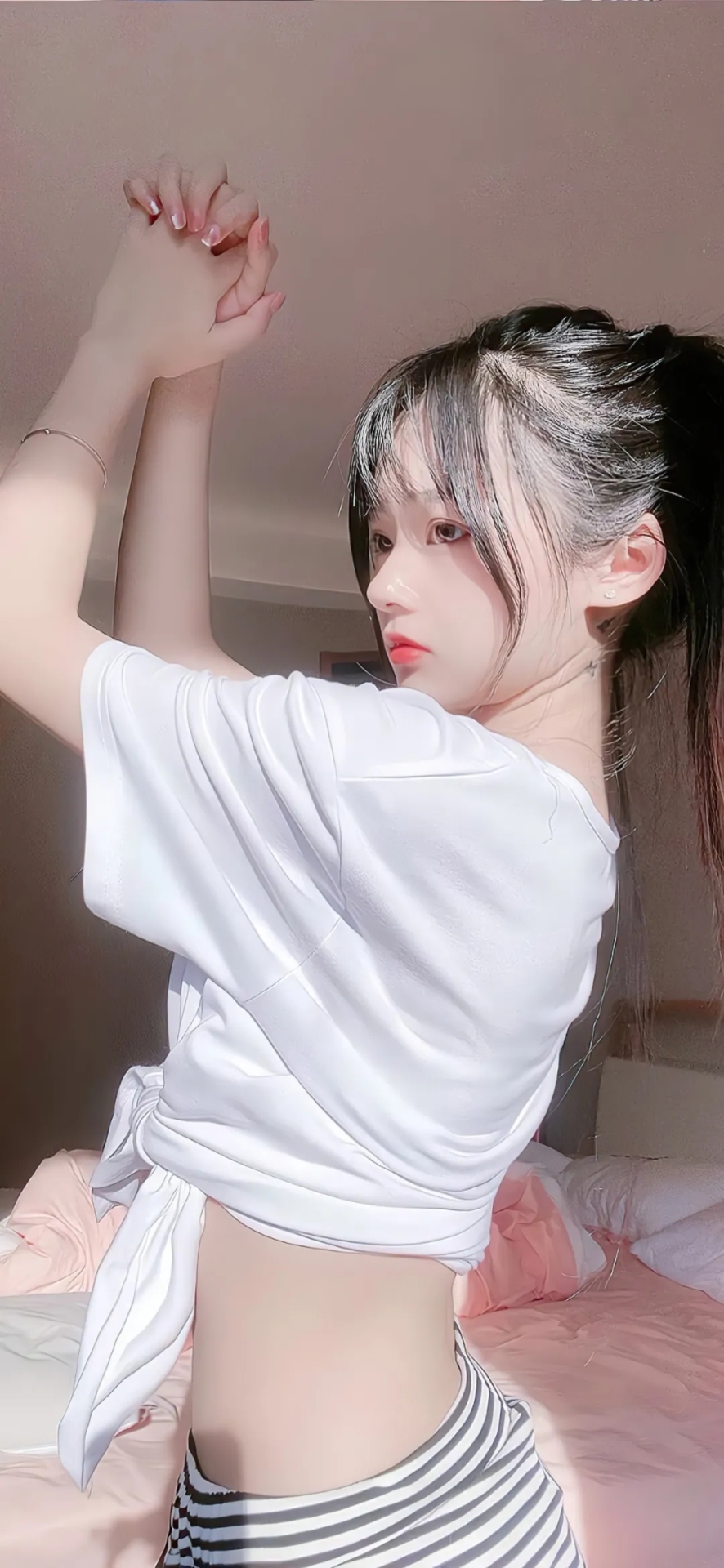 膚白貌美的小姐