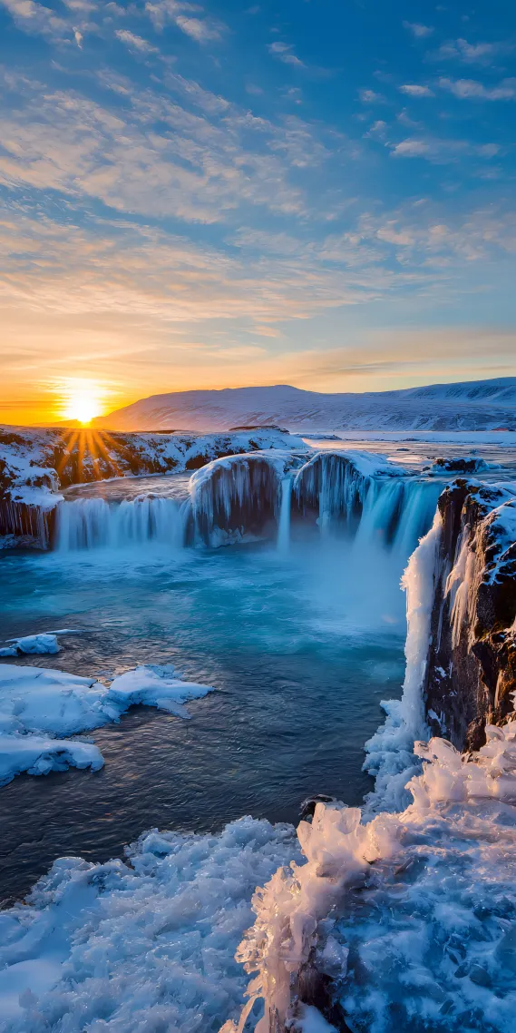 冰瀑鎏光，上帝的晨曲