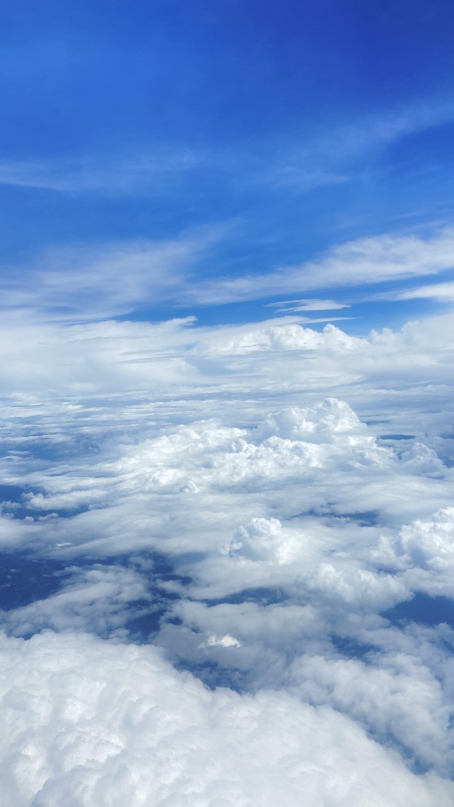 萬米高空微信聊天背景