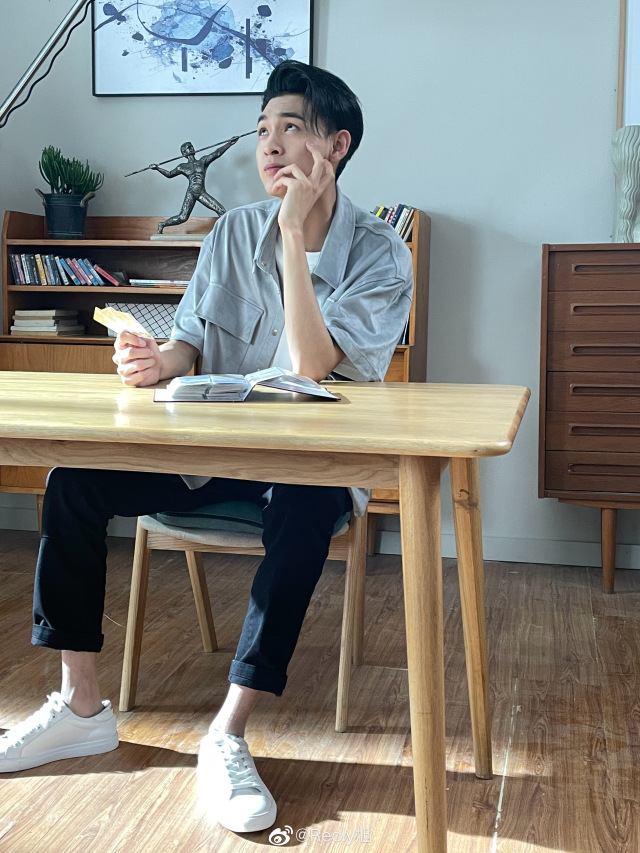 秦霄賢