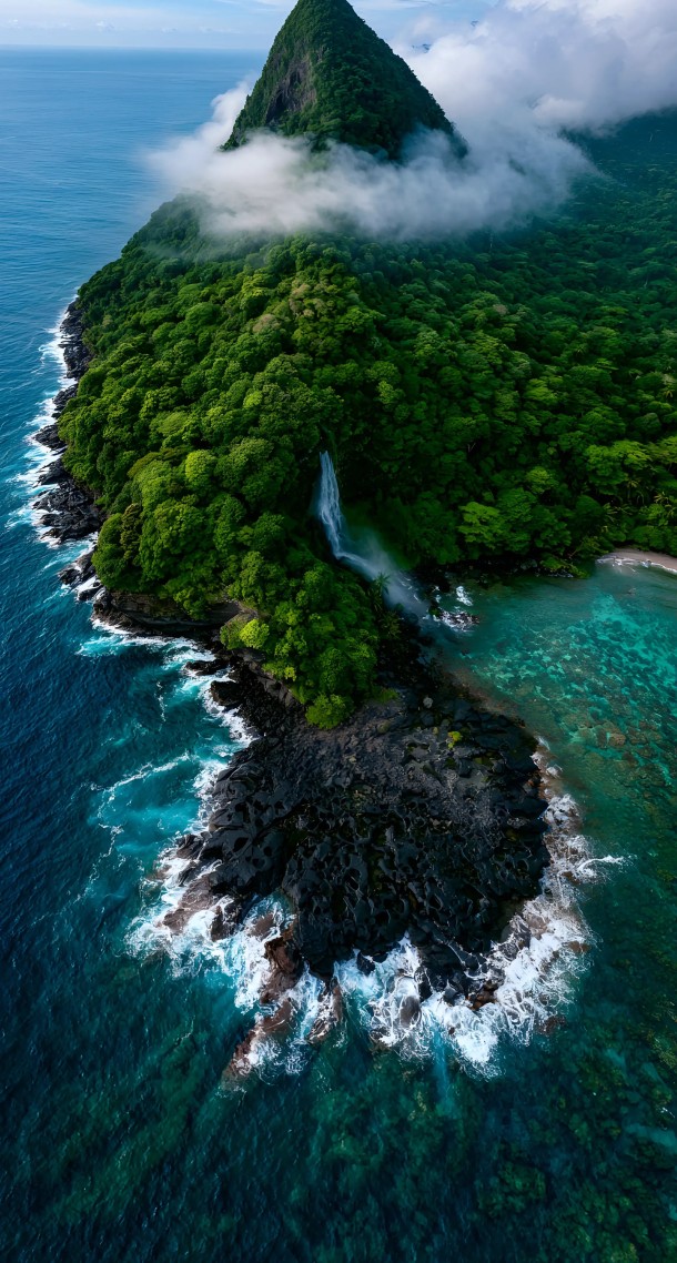 云雾青山，一瀑赴蓝海