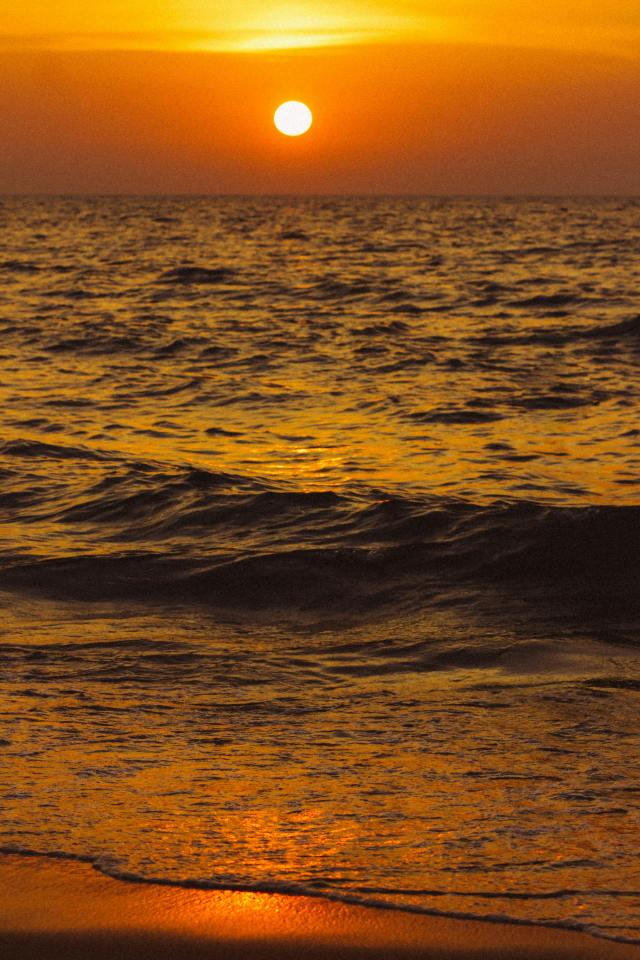 海浪唯美夕阳