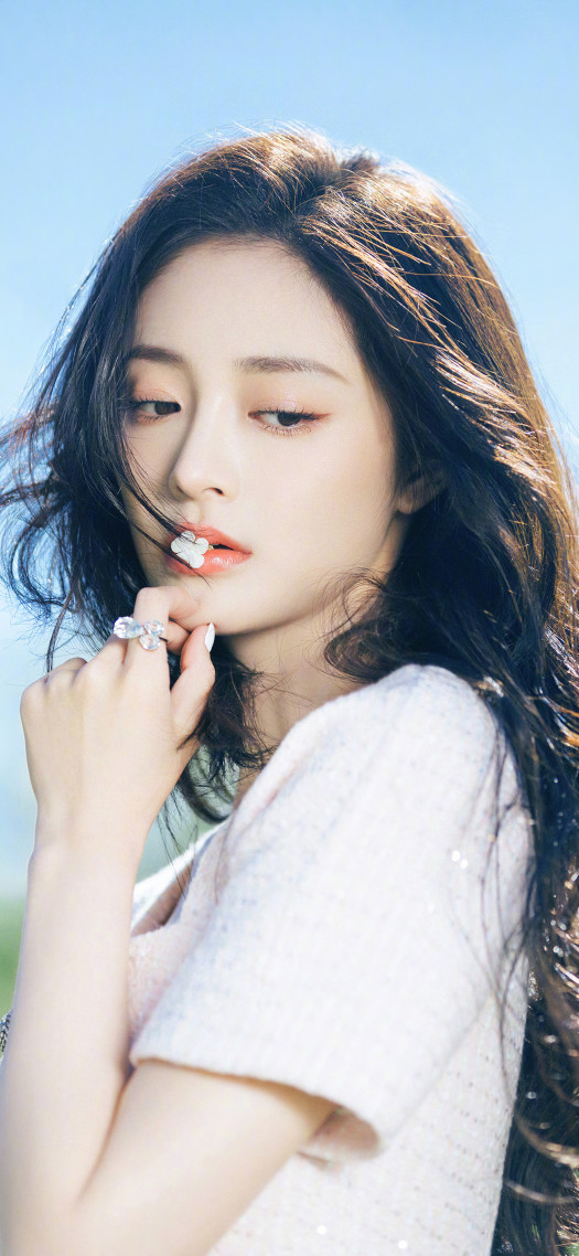 好看的微信聊天背景图超清美女