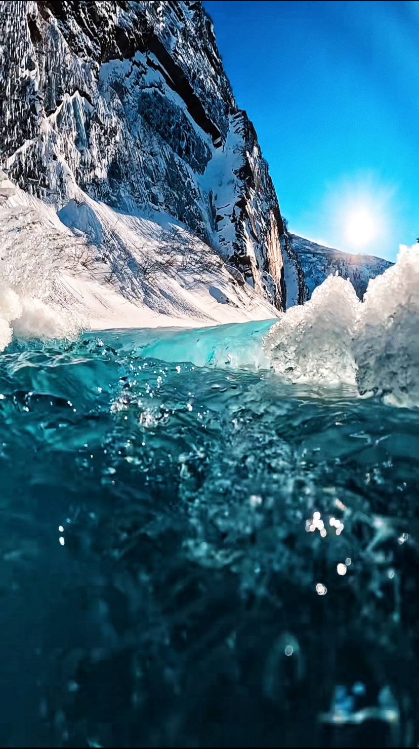 雪山河流2