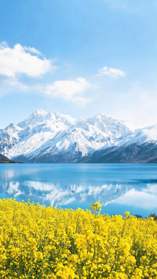 雪山湖泊