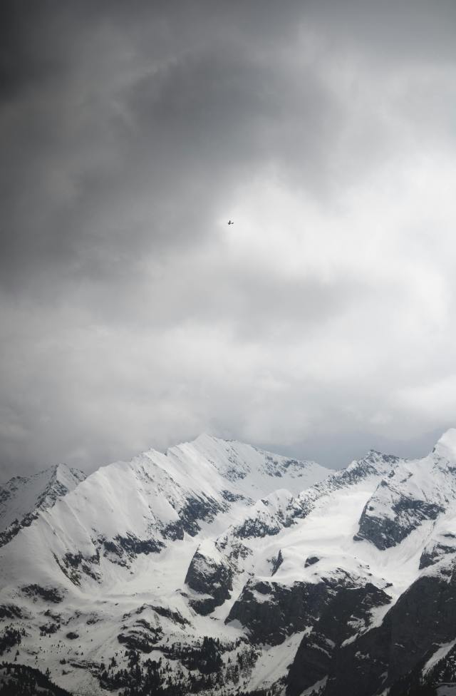 雪山上的白雲