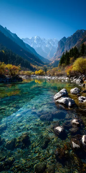 秋日山谷的宁静诗篇