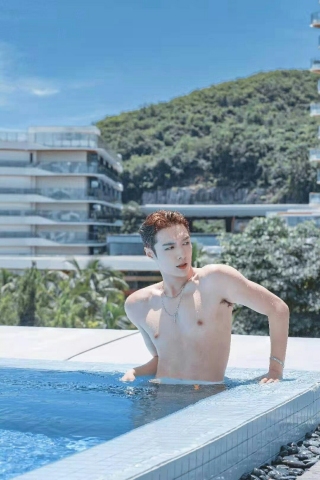 张艺兴
