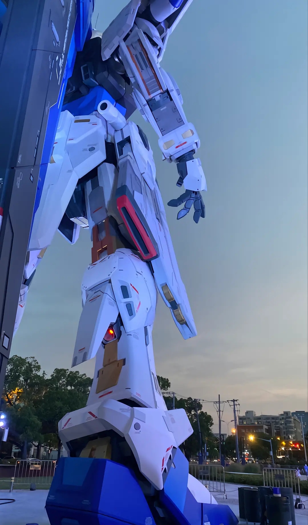 高達下身