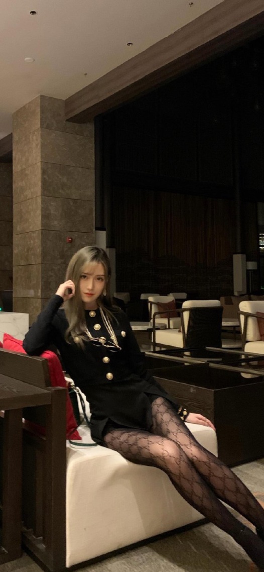 手机聊天背景图片美女014