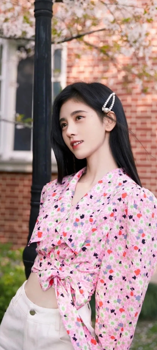 鞠婧禕
