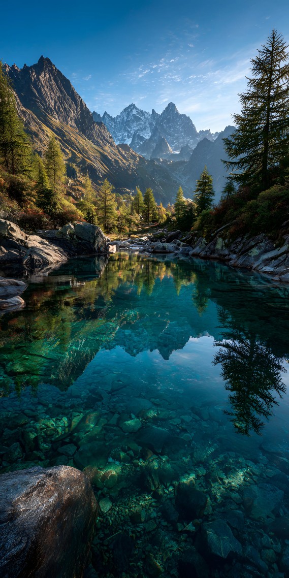 鏡湖映山，靜謐仙境