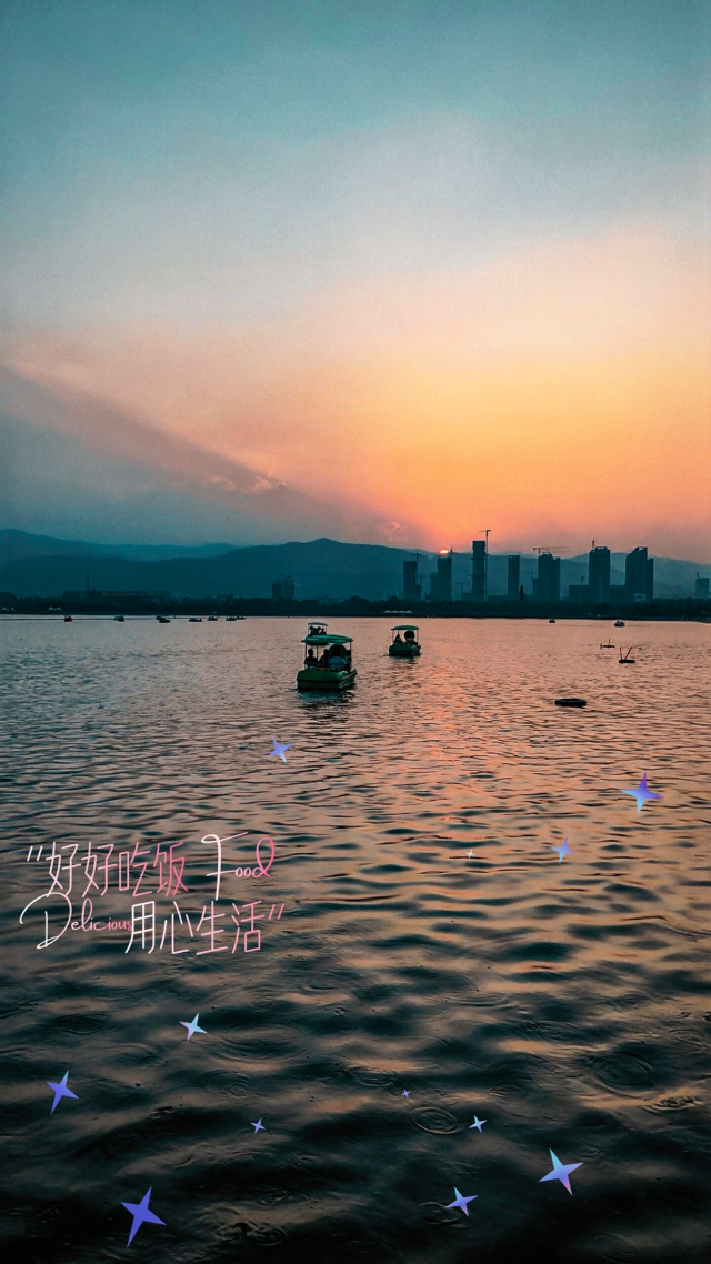 治愈系湖边落日风景