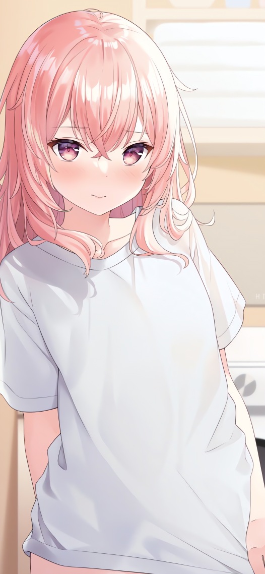 害羞粉發美少女