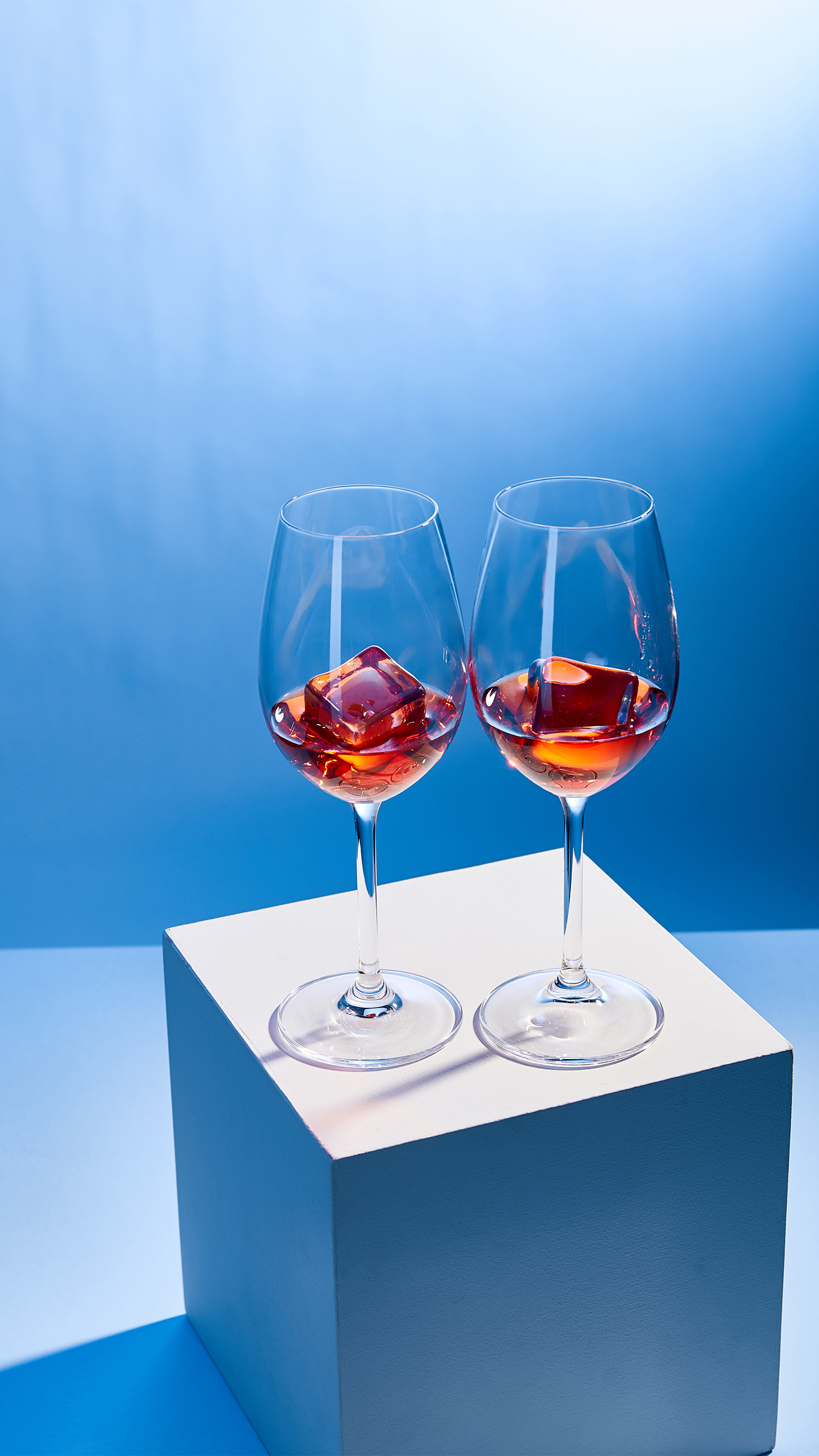 #摇晃的红酒杯 色彩 (1)