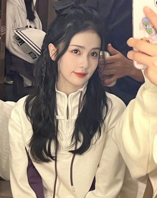 白鹿，鹿茸快来🌚