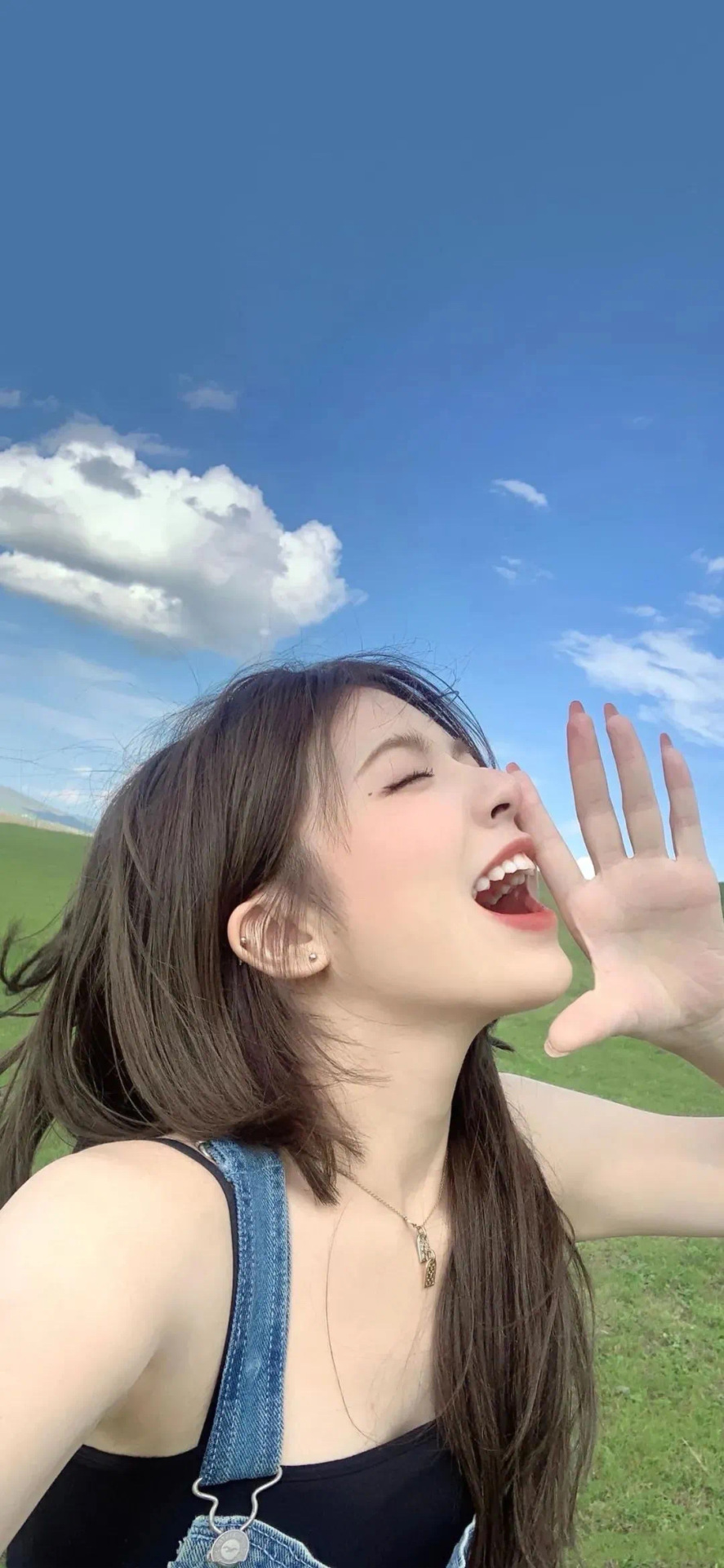 假裝女朋友壁紙1303